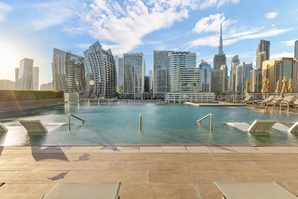 Waves - Elegant Studio Retreat In Dubai Business Bay 0*,