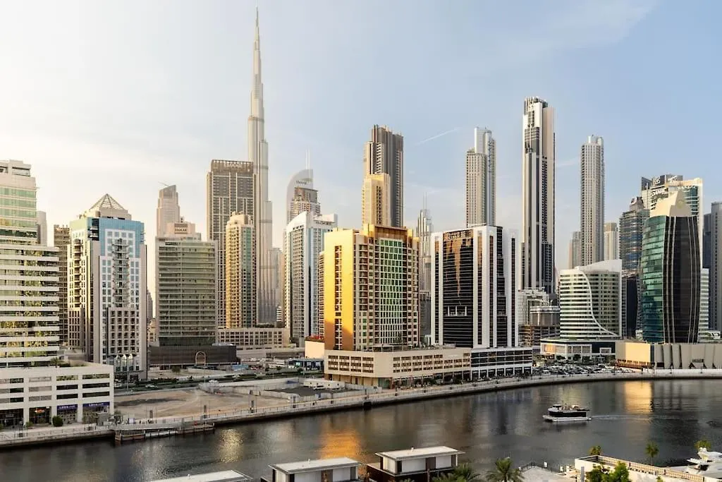 Waves - Elegant Studio Retreat In Dubai Business Bay