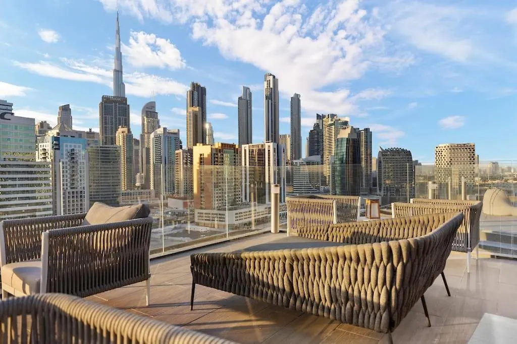 Apartment Waves - Elegant Studio Retreat In Dubai Business Bay