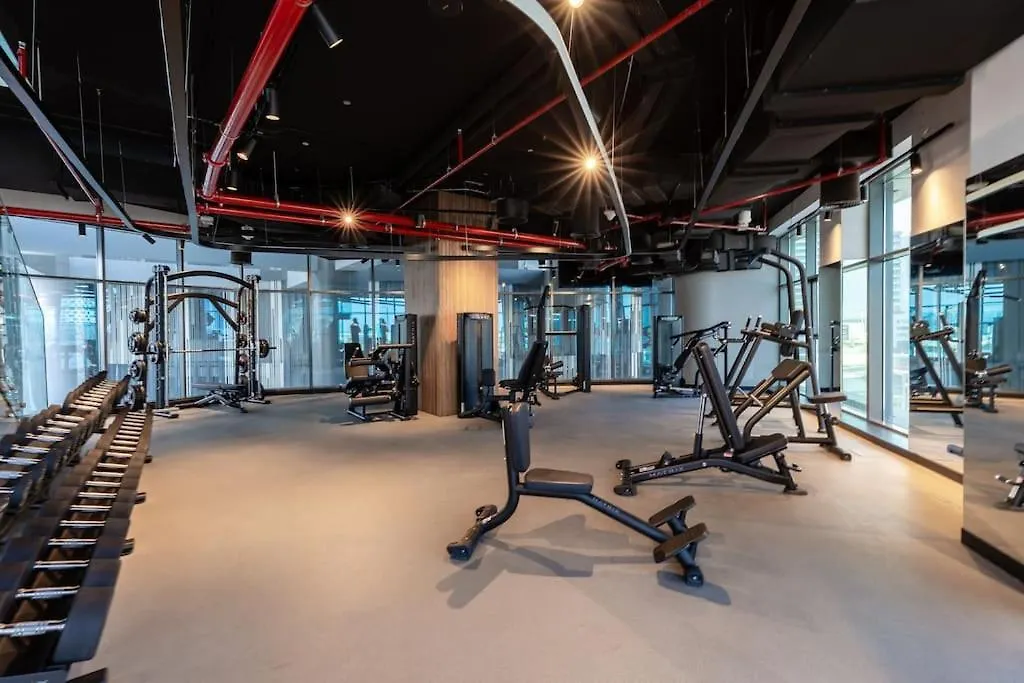 Waves - Elegant Studio Retreat In Dubai Business Bay Apartament