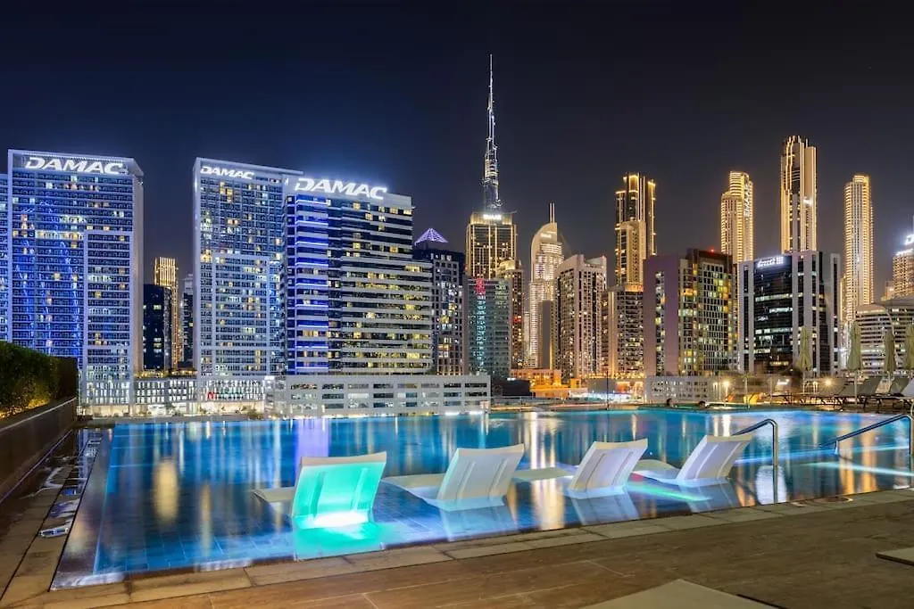 Waves - Elegant Studio Retreat In Dubai Business Bay