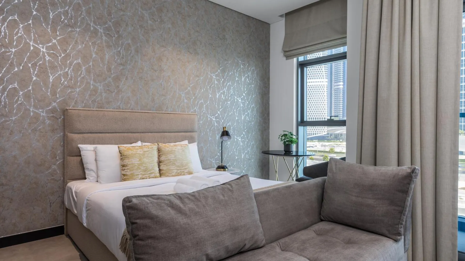 Apartment Waves - Elegant Studio Retreat In Dubai Business Bay